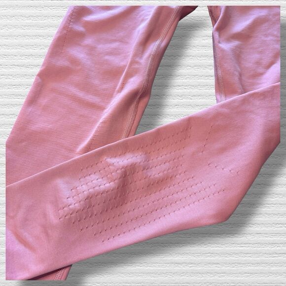 Gymshark High-Waisted Seamless Leggings Pink Size XS - Picture 3 of 7